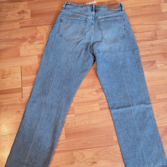Madewell- The Curvy '90s Straight Jean - Picture 3 of 4